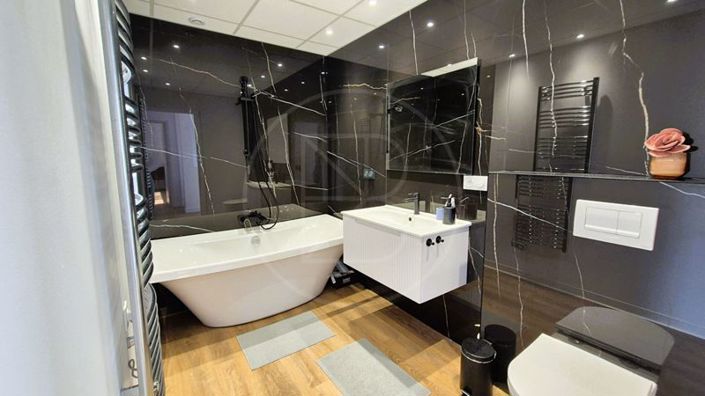 Image No.8-3 Bed House for sale