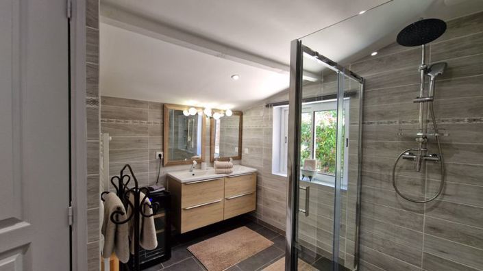 Image No.12-6 Bed Villa for sale