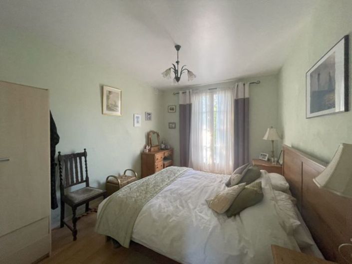 Image No.11-4 Bed Cottage for sale