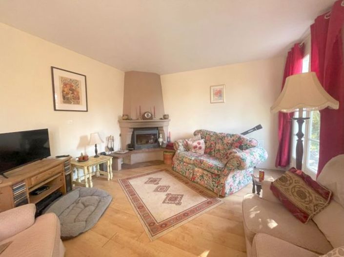 Image No.3-4 Bed Cottage for sale