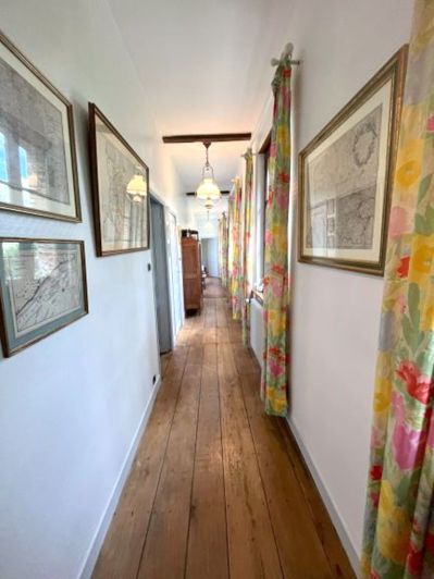 Image No.10-6 Bed House for sale