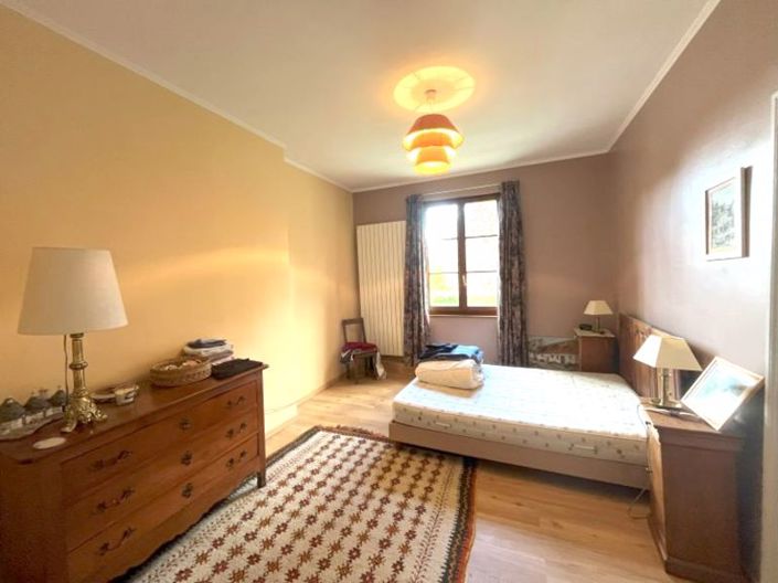 Image No.11-6 Bed House for sale