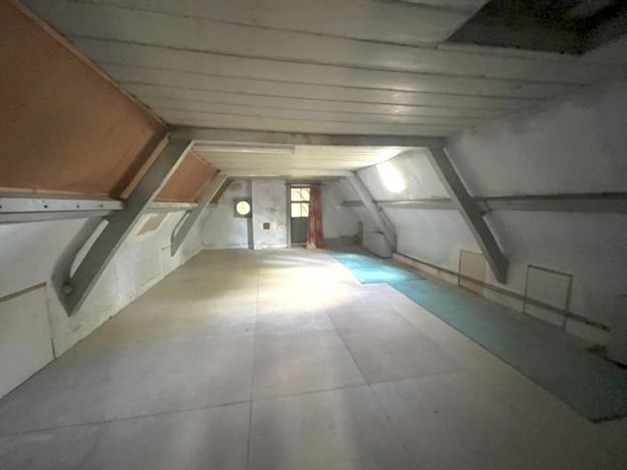 Image No.16-6 Bed House for sale