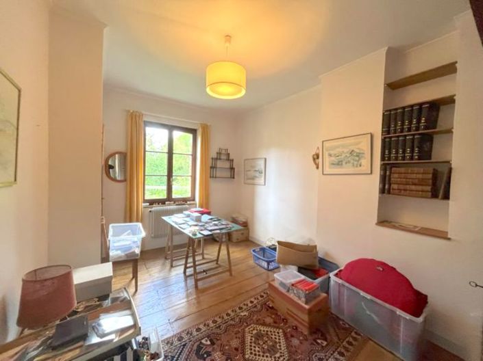 Image No.9-6 Bed House for sale