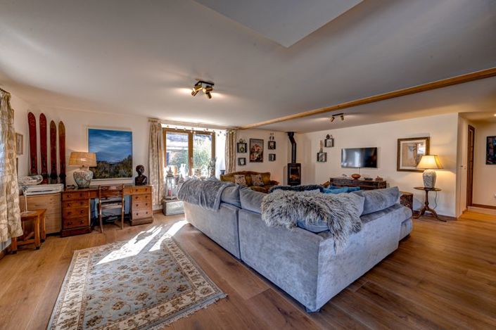 Image No.28-7 Bed House for sale