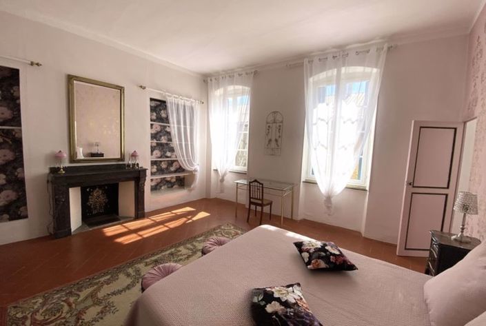 Image No.17-9 Bed House for sale