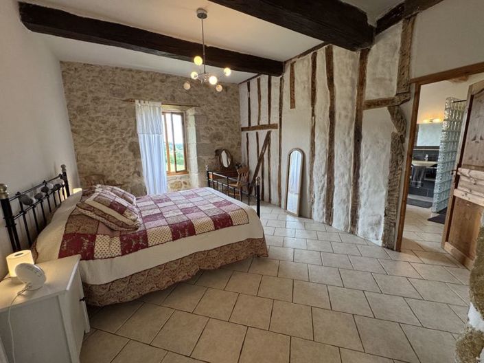 Image No.17-4 Bed Country House for sale