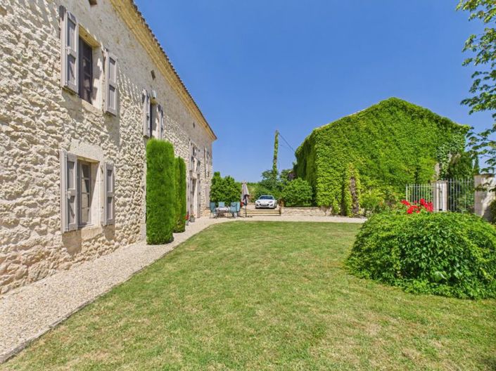 Image No.17-5 Bed House for sale