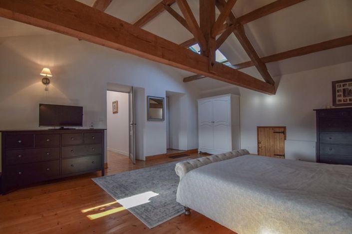 Image No.19-3 Bed House for sale