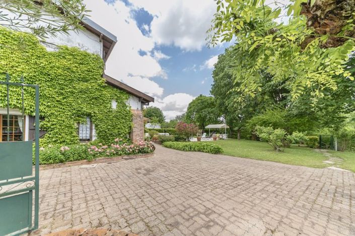 Image No.16-6 Bed Property for sale