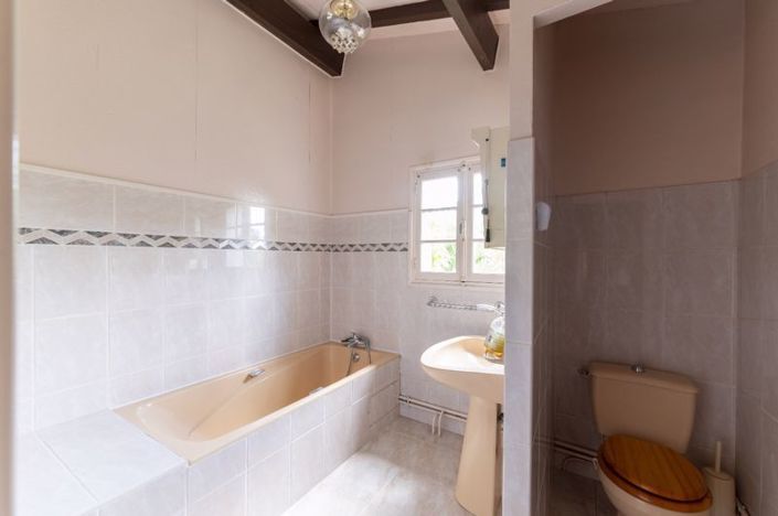 Image No.21-6 Bed Property for sale