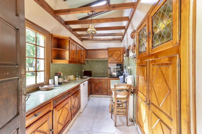 Image No.4-6 Bed Property for sale