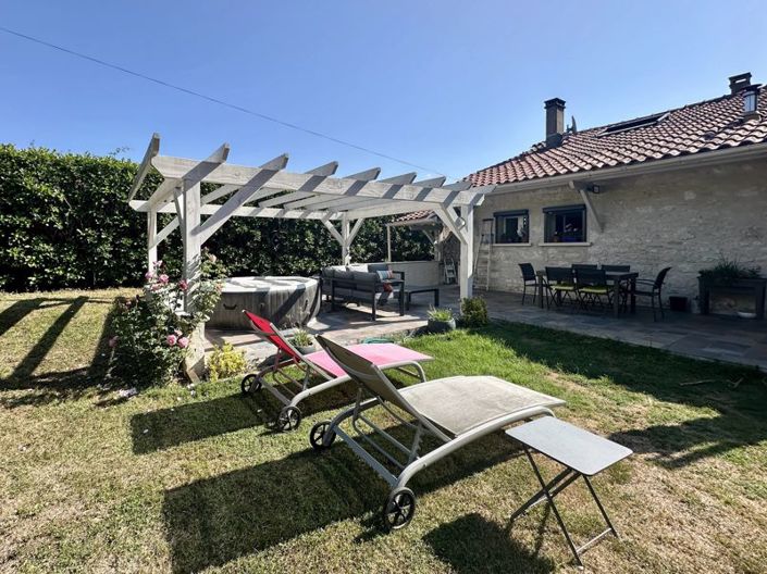 Image No.10-2 Bed House for sale