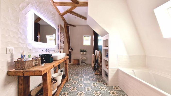 Image No.9-2 Bed Property for sale