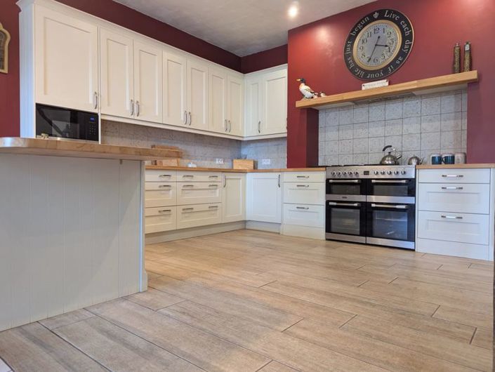 Image No.6-4 Bed House for sale