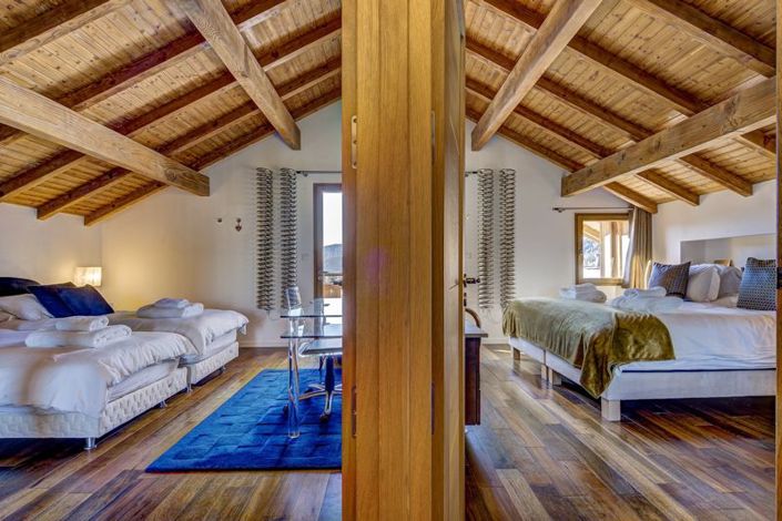 Image No.17-5 Bed Chalet for sale