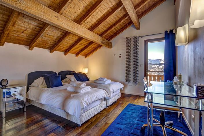 Image No.19-5 Bed Chalet for sale