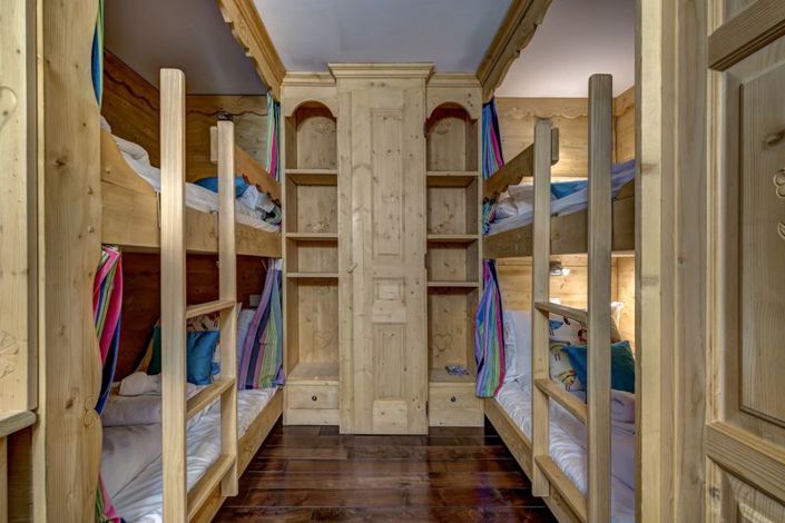 Image No.25-5 Bed Chalet for sale