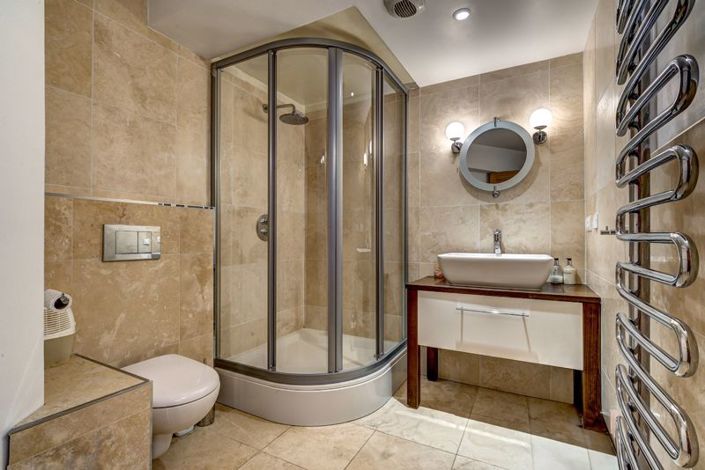 Image No.27-5 Bed Chalet for sale