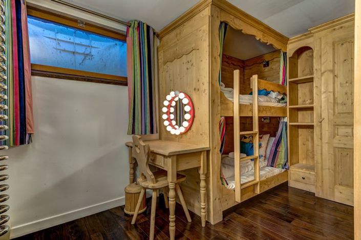 Image No.26-5 Bed Chalet for sale