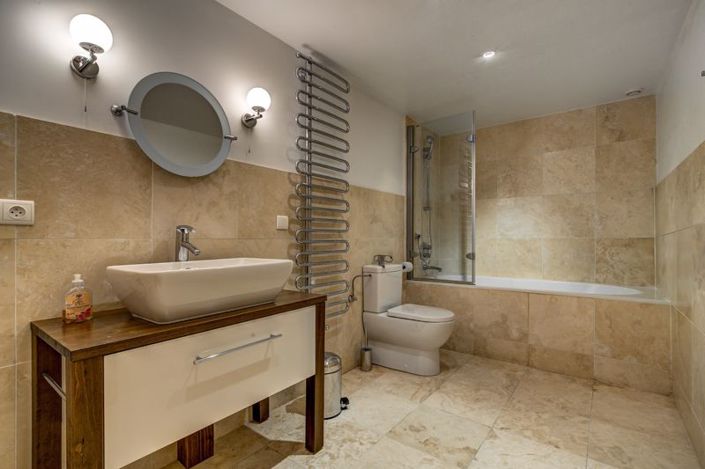 Image No.24-5 Bed Chalet for sale