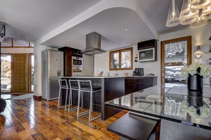 Image No.8-5 Bed Chalet for sale