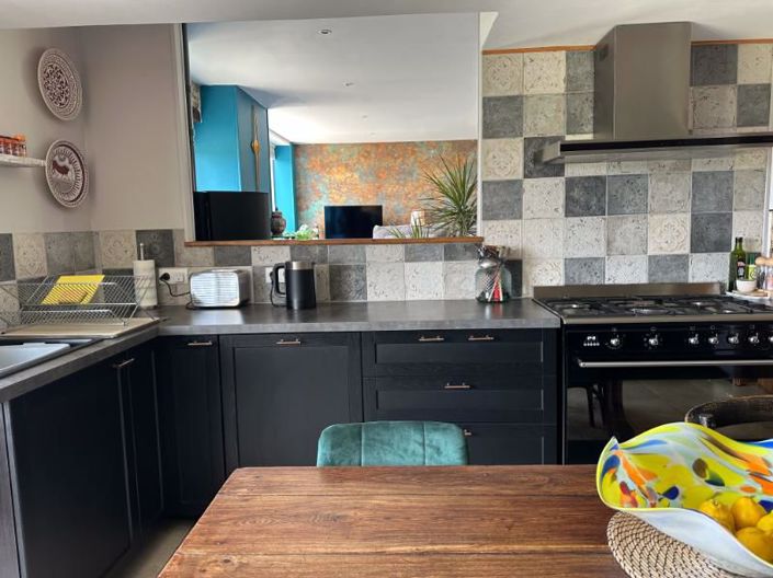 Image No.10-3 Bed House for sale