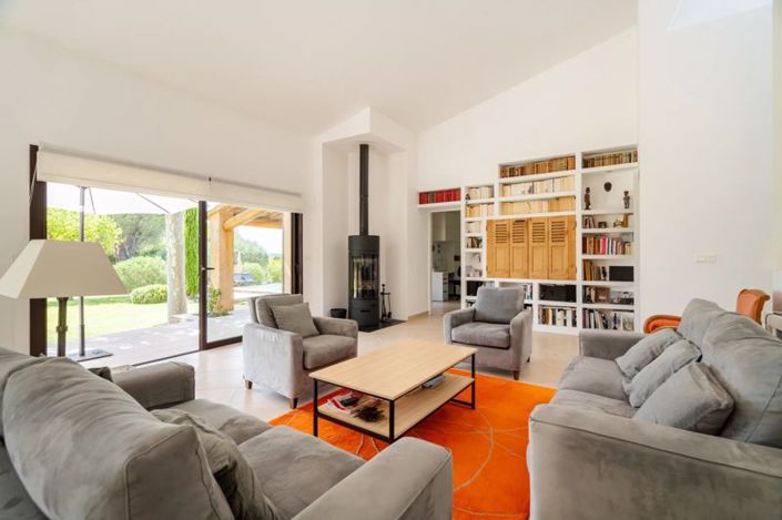 Image No.9-7 Bed House for sale