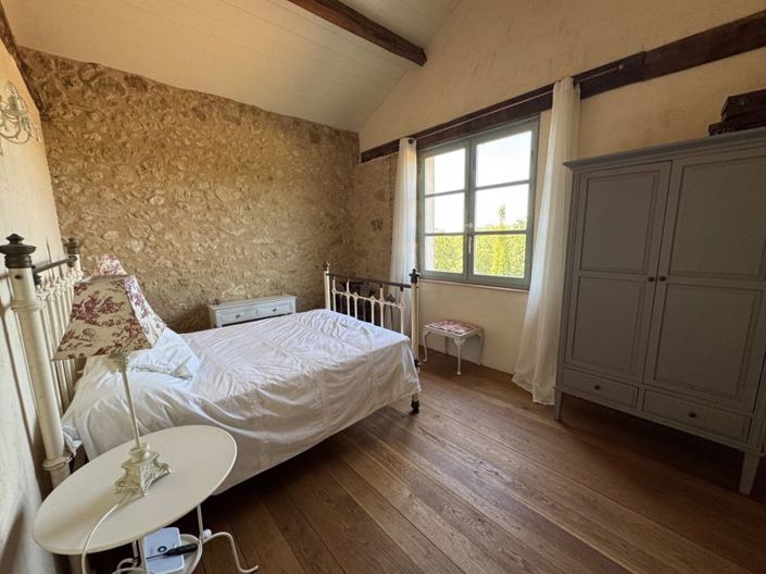 Image No.18-4 Bed House for sale