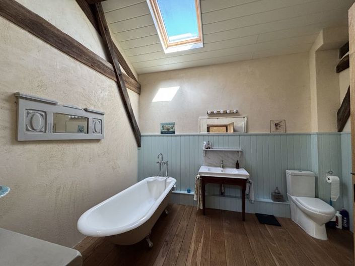 Image No.19-4 Bed House for sale