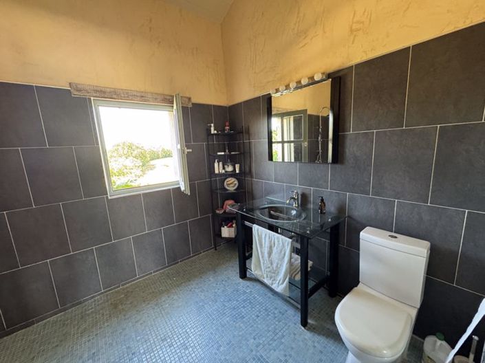 Image No.21-4 Bed House for sale