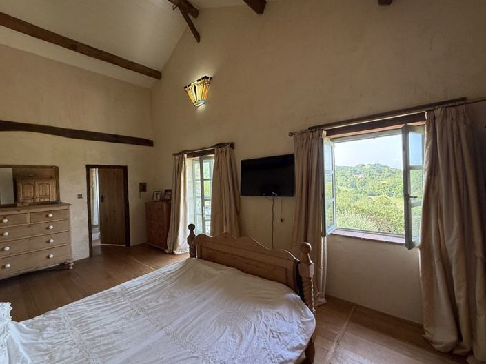 Image No.29-4 Bed House for sale