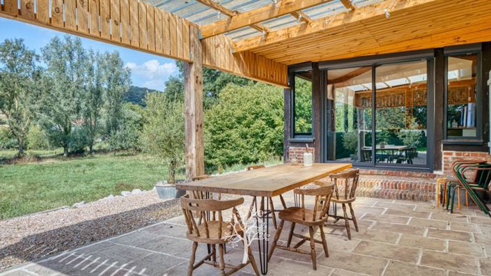 Image No.17-5 Bed Property for sale