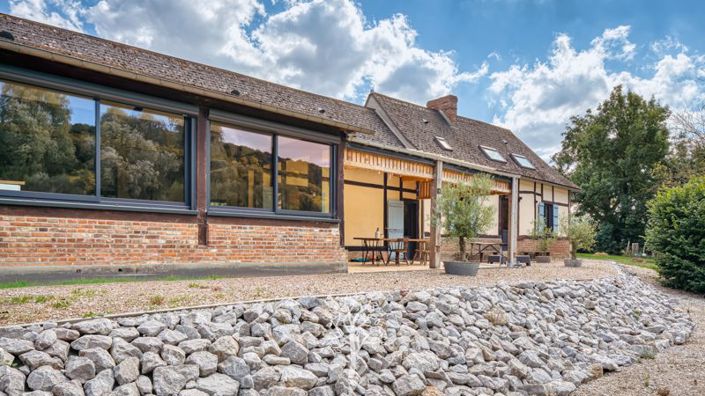 Image No.20-5 Bed Property for sale