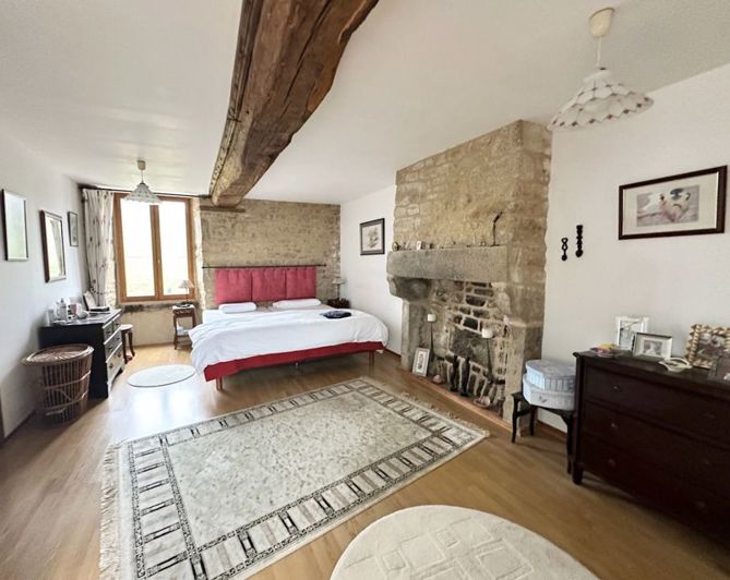 Image No.10-5 Bed House for sale