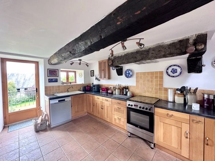 Image No.2-5 Bed House for sale