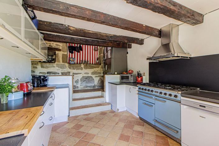 Image No.5-7 Bed House for sale