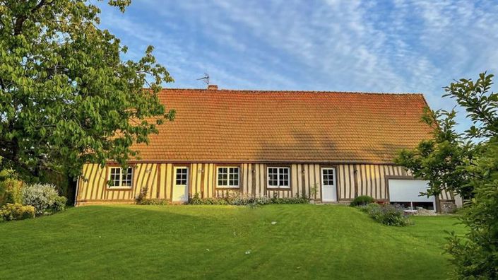 Image No.1-4 Bed House for sale