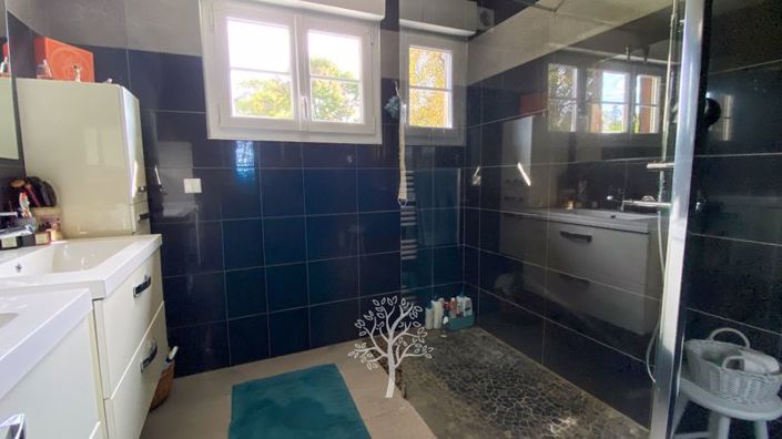 Image No.31-4 Bed House for sale