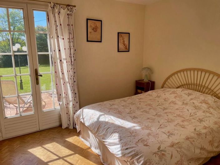 Image No.11-3 Bed Country House for sale