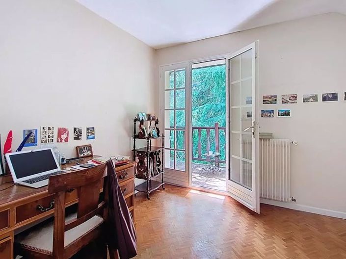 Image No.19-3 Bed Country House for sale