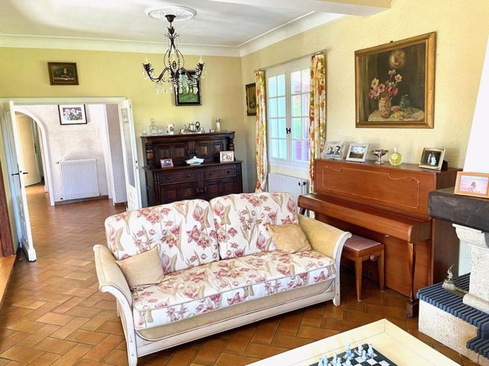 Image No.6-3 Bed Country House for sale