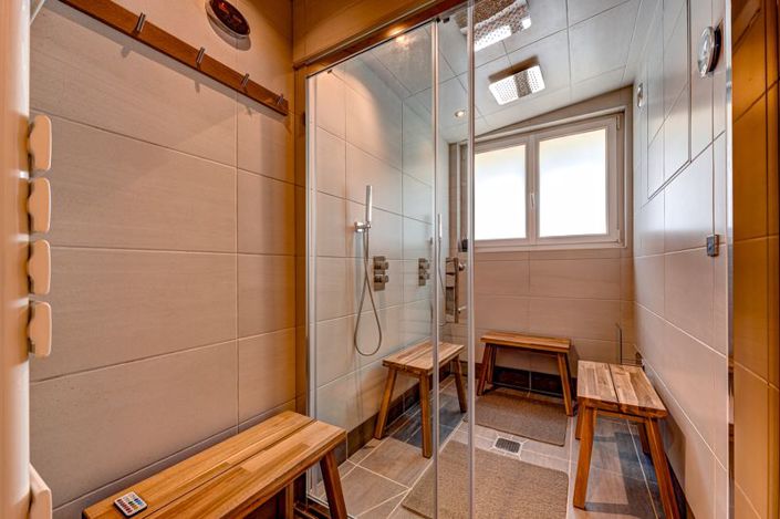 Image No.16-7 Bed Chalet for sale