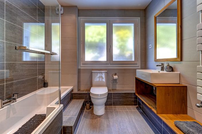 Image No.17-7 Bed Chalet for sale