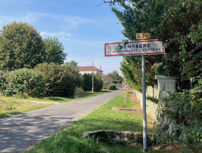 Image No.26-8 Bed House for sale