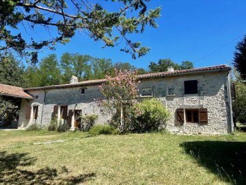 le-grafeuil-house-front-03