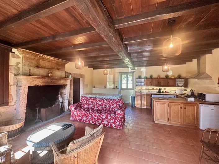 Image No.8-8 Bed House for sale