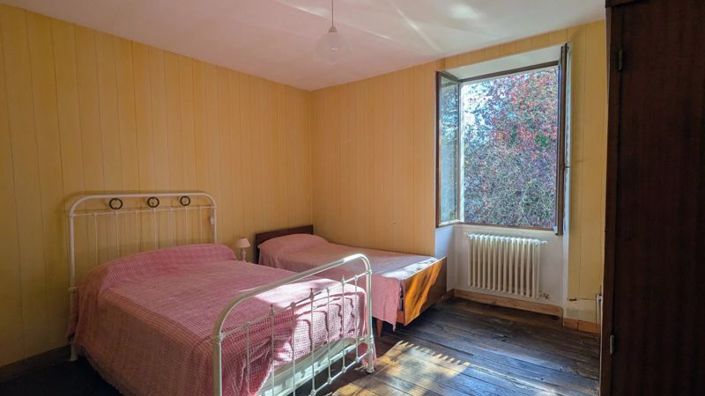 Image No.12-4 Bed House for sale