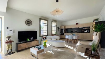 estate-gard-france-townhouse-feel-for-this-du