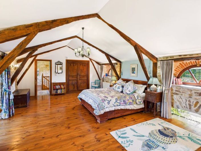 Image No.10-5 Bed House for sale